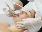 Điều trị các vấn đề về da bằng laser pico